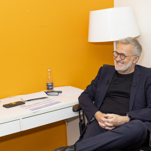 Exclusif - Laurent Ruquier en backstage de la dernière émission de L.Ruquier pour "On Est En Direct (OEED)", présentée par L.Ruquier et L.Salamé, et diffusée en direct sur France 2, à Paris, France, le 4 juin 2022. © Jack Tribeca/Bestimage 