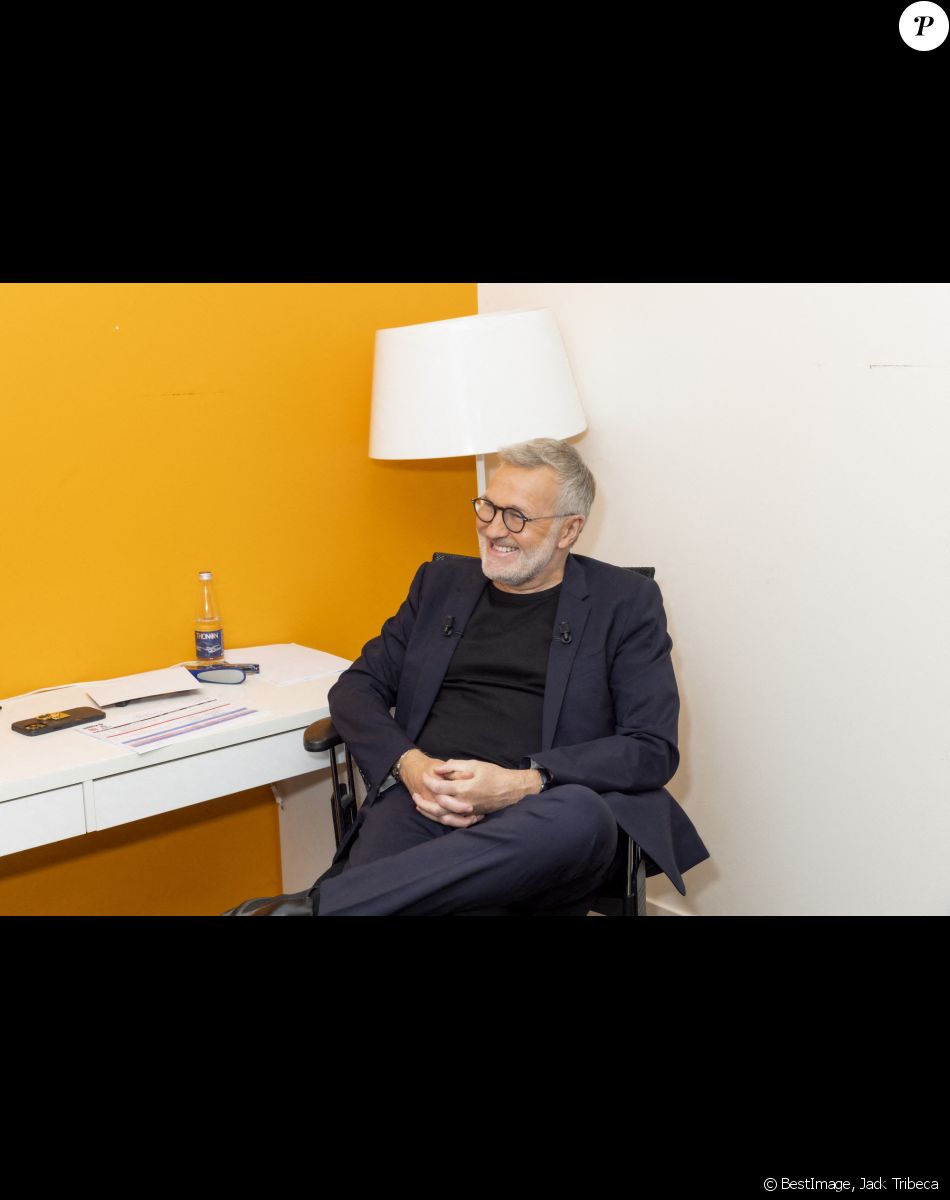 Exclusif - Laurent Ruquier en backstage de la dernière émission de L.Ruquier pour "On Est En Direct (OEED)", présentée par L.Ruquier et L.Salamé, et diffusée en direct sur France 2, à Paris, France, le 4 juin 2022. © Jack Tribeca/Bestimage