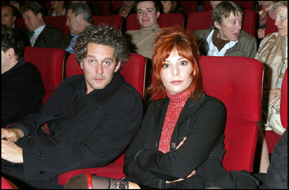 Mylène Farmer et Laurent Boutonnat - Première du film "Les Choristes" au cinéma Gaumont Marignan à Paris le 16 mars 2003