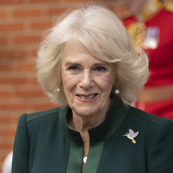 Camilla Parker Bowles, reine consort d'Angleterre, offre des peluches à la nurserie Bow à Londres, Royaume Uni, le 24 novembre 2022. La reine consort a personnellement livré des ours Paddington et d'autres peluches, laissés en hommage à la reine Elizabeth II aux résidences royales, aux enfants soutenus par l'organisme de bienfaisance. 