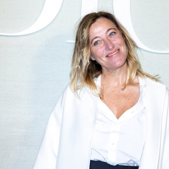 Valeria Bruni-Tedeschi - Photocall du défilé Dior Collection Femme Prêt-à-porter Printemps/Eté 2023 lors de la Fashion Week de Paris, le 27 septembre 2022. © Olivier Borde/Bertrand Rindoff Petroff/ Bestimage