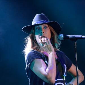 La chanteuse Zazie en concert a Solliès Pont dans le Var lors de sa tournée "Zaziessenciel Tour". © Patrick Carpentier / Bestimage