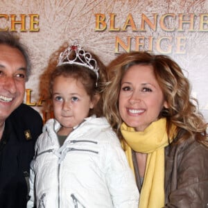 Lara Fabian, Gérard Pullicino et leur fille Lou au Gaumont Opéra à Paris en avril 2012.