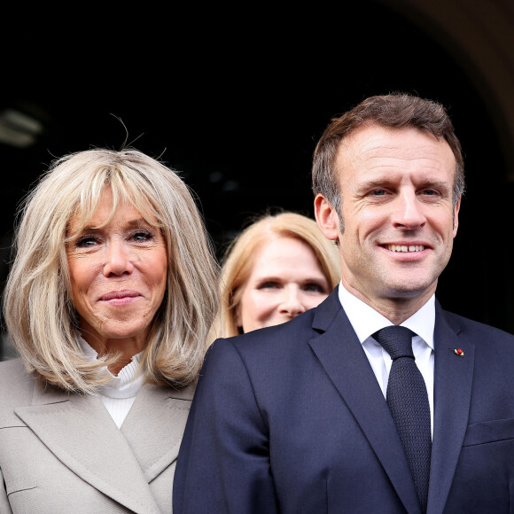 Le président français Emmanuel Macron et sa femme Brigitte arrivent à La Nouvelle-Orleans, accueillis par la maire de la ville LaToya Cantrell, à l'occasion de leur voyage officiel aux Etats-Unis. Le 2 décembre 2022 © Dominique Jacovides / Bestimage 