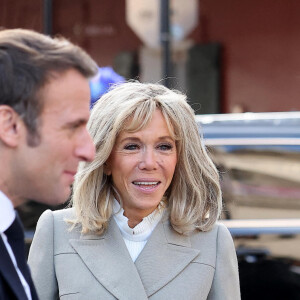 Le président français Emmanuel Macron et sa femme Brigitte arrivent à La Nouvelle-Orleans, accueillis par la maire de la ville LaToya Cantrell, à l'occasion de leur voyage officiel aux Etats-Unis. Le 2 décembre 2022 © Dominique Jacovides / Bestimage 