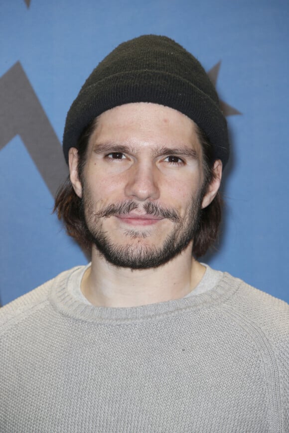 François Civil lors du photocall de la soirée d'ouverture de la 23ème édition du festival international du film de comédie l'Alpe d'Huez, Isère, France, le 14 janvier 2020. © Christophe Aubert/Bestimage