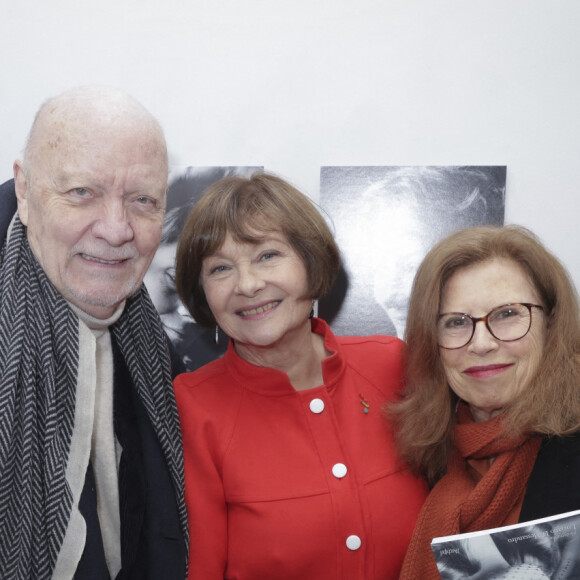 Exclusif - Jean-Paul Rappeneau, Macha Méril, Caroline Huppert - Vernissage de l'exposition des photographies de L. D'Alessandro à l'occasion de la sortie du livre de M. Méril "L'homme de Naples" à la Galerie Cinema - Anne-Dominique Toussaint à Paris. © Jack Tribeca / Bestimage