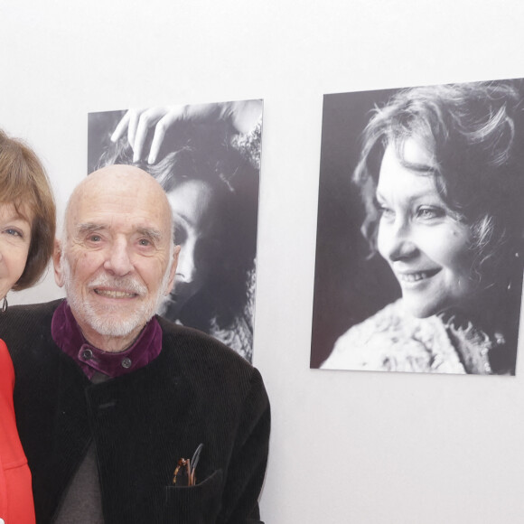 Exclusif - Macha Méril, Peter Knapp - Vernissage de l'exposition des photographies de L. D'Alessandro à l'occasion de la sortie du livre de M. Méril "L'homme de Naples" à la Galerie Cinema - Anne-Dominique Toussaint à Paris. © Jack Tribeca / Bestimage