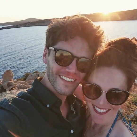 Sandra Lou et son compagnon Amaury en 2022 sous le soleil de Minorque