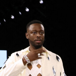 Dadju (chanteur) - Défilé de mode L'Oréal, Prêt-à-porter Printemps / Eté 2023, à l'Ecole Militaire, dans le cadre de la Fashion Week de Paris, France, le 02 Octobre 2022. © Bertrand Rindoff / Bestimage