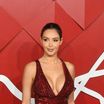 Nabilla toute en transparence : robe sexy et sous-vêtements apparents en plein Paris