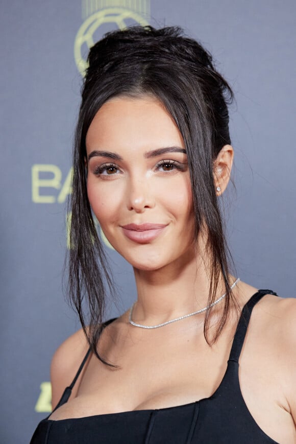 Nabilla Vergara - Photocall de la 66ème cérémonie du Ballon d'Or au Théâtre du Chatelet à Paris le 17 octobre 2022. © Cyril Moreau/Bestimage 