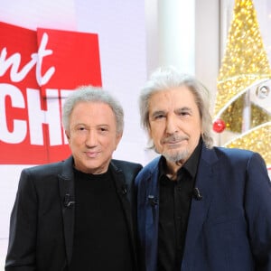 Exclusif - Michel Drucker et Serge Lama - Enregistrement de l'émission "Vivement Dimanche" au Studio Gabriel à Paris, présentée par M.Drucker et diffusée le 11 décembre sur France 3 © Guillaume Gaffiot / Bestimage