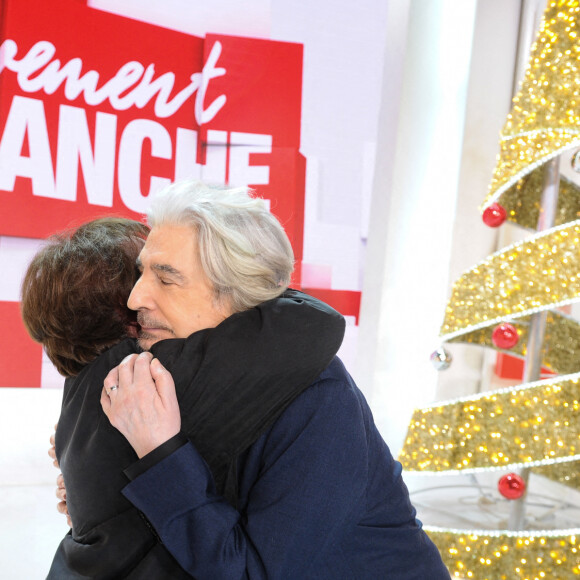 Exclusif - Marie-Paule Belle et Serge Lama - Enregistrement de l'émission "Vivement Dimanche" au Studio Gabriel à Paris, présentée par M.Drucker et diffusée le 11 décembre sur France 3 © Guillaume Gaffiot / Bestimage