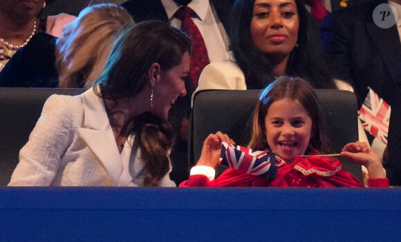 Kate Catherine Middleton, duchesse de Cambridge, et la princesse Charlotte - La famille royale d'Angleterre au concert du jubilé de platine de la reine d'Angleterre au palais de Buckingham à Londres. Le 4 juin 2022 