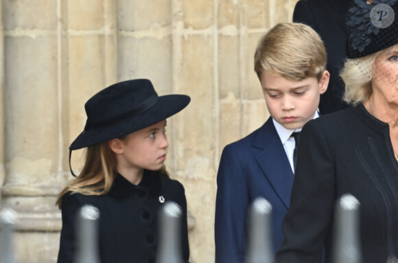 La princesse Charlotte et le prince George de Galles - Sorties du service funéraire à l'Abbaye de Westminster pour les funérailles d'Etat de la reine Elizabeth II d'Angleterre le 19 septembre 2022. 