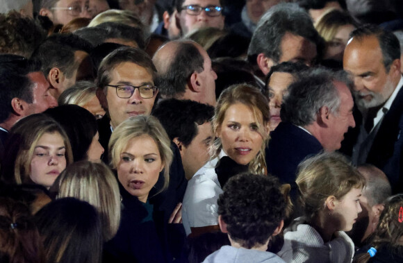 Tiphaine, Laurence et Sébastien Auzière, Edouard Philippe - La famille du président Emmanuel Macron est venue assister à son discours au Champ de Mars le soir de sa victoire à l'élection présidentielle 2022 le 24 avril 2022. © Dominique Jacovides / Bestimage