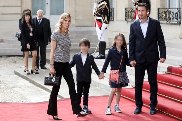 Tiphaine Auzière et son compagnon Antoine et leurs enfants - Arrivées des personnalités - Cérémonie d'investiture du Président de la République à Paris le 7 mai 2022 © Stephane Lemouton / Bestimage