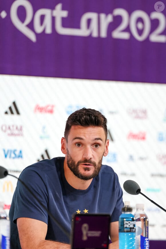 Le gardien et capitaine de l'équipe de France, Hugo Lloris en conférence de presse lors de coupe de Monde au National Concention Center à Doha au Qatar, le 9 décembre 2022, la veille du quart de finale opposant l'Angleterre à la France. © William Volcov/Zuma Press/Bestimage 