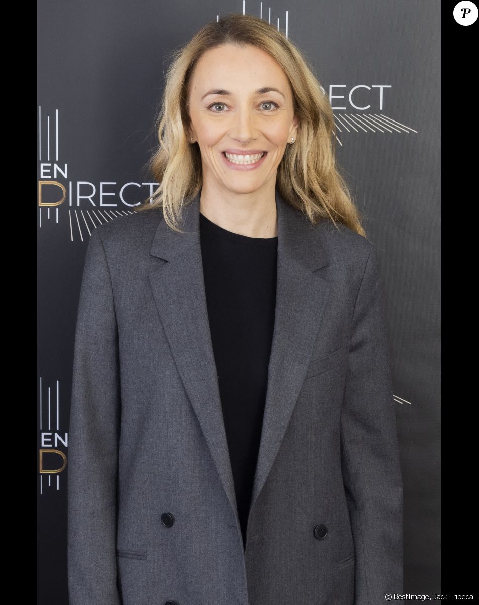Info - La journaliste sportive Laurie Delhostal révèle souffrir d'un cancer - Exclusif - Laurie Delhostal - Backstage de l'émission OEED (On Est En Direct) présentée par L.Salamé et L.Ruquier - Paris le 23/04/2022 - © Jack Tribeca / Bestimage