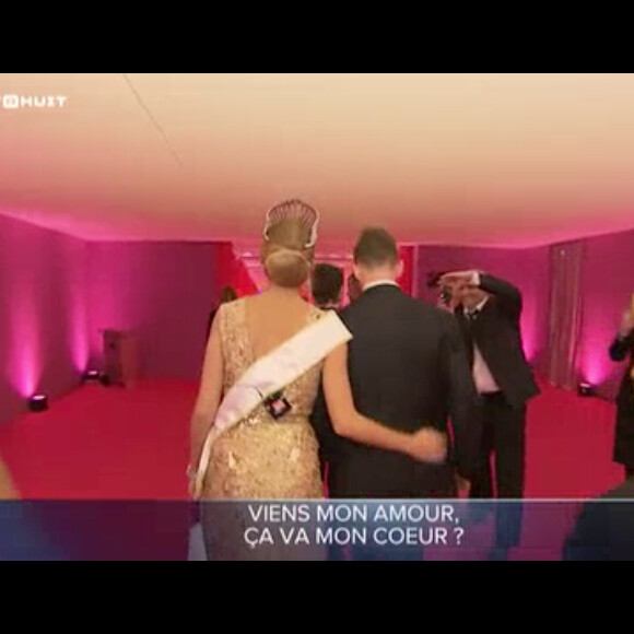 La belle Camille Cerf lors du dîner de gala de Miss France 2015, le soir de l'élection, le 6 décembre dernier. Elle retrouve l'espace de quelques secondes son chéri Maxime. Images diffusées dans le magazine "Sept à huit" sur TF1. Le 14 décembre 2014.
