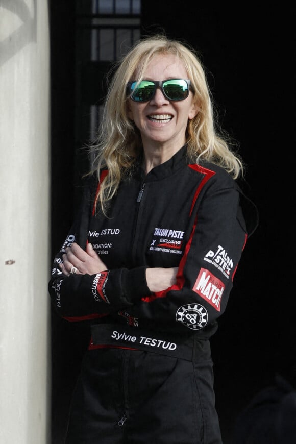 Sylvie Testud - 3e édition du challenge automobile "Talon Piste, Woman Charity Racing Challenge" au Circuit Bugatti du Mans. © Denis Guignebourg / Bestimage