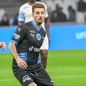 M. Pokora (Matt Pokora) - Match des héros entre l'équipe OM Legends et l'équipe UNICEF au stade Orange Velodrome à Marseille le 13 octobre 2021. Soutenu par la Fondation D. Drogba, Orange et l'Olympique de Marseille, l'Unicef a organisé cette rencontre afin de financer un projet d'accès à l'éducation en Côte d'Ivoire. La Team OM de légende s'impose 7-4 au stade Vélodrome face à la Team Unicef. © Jean-René Santini/Bestimage 