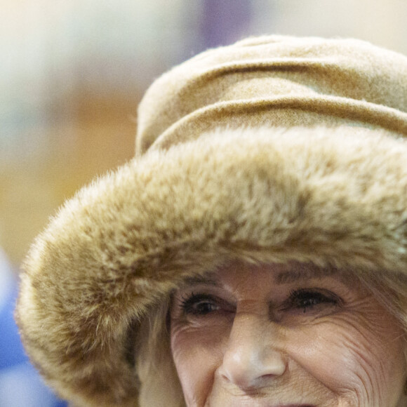 Le roi Charles III d'Angleterre et Camilla Parker Bowles, reine consort d'Angleterre, assisteent à une célébration à l'église St Giles pour marquer que Wrexham devient une ville, Royaume Uni, le 9 décembre 2022. 
