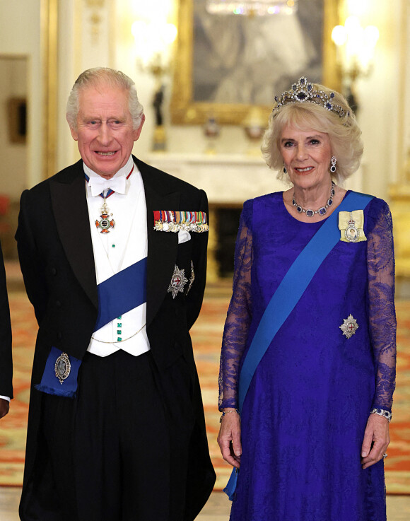 Le roi Charles III d'Angleterre et Camilla Parker Bowles, reine consort d'Angleterre - Arrivées au Banquet d'Etat organisé au palais de Buckingham, à Londres, pendant la visite d'Etat du président sud-africain au Royaume-Uni