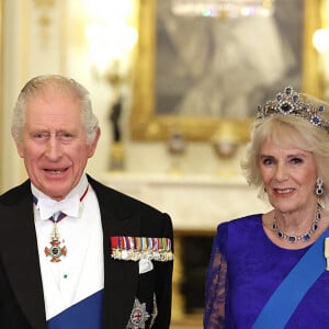 Le roi Charles III d'Angleterre et Camilla Parker Bowles, reine consort d'Angleterre - Arrivées au Banquet d'Etat organisé au palais de Buckingham, à Londres, pendant la visite d'Etat du président sud-africain au Royaume-Uni le 22 novembre 2022. 