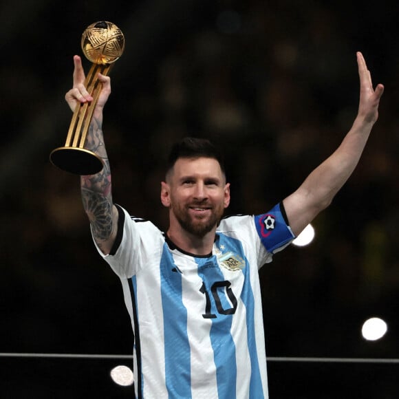 Lionel Messi - Remise du trophée de la Coupe du Monde 2022 au Qatar (FIFA World Cup Qatar 2022) le 18 décembre 2022.