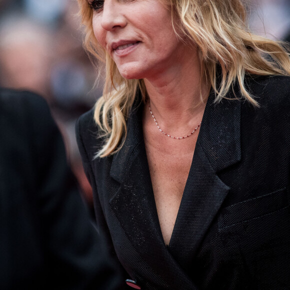 Mathilde Seigner - Montée des marches du film "Les plus belles années d'une vie" lors du 72ème Festival International du Film de Cannes. Le 18 mai 2019 © Jacovides-Moreau / Bestimage 