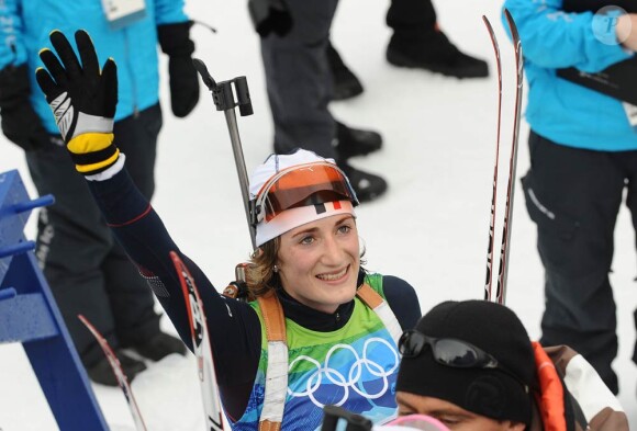 Marie-Laure Brunet lors de sa troisième place du 10 km du biathlon, à l'occasion des J.O. de Vancouver, le 16 février 2010.