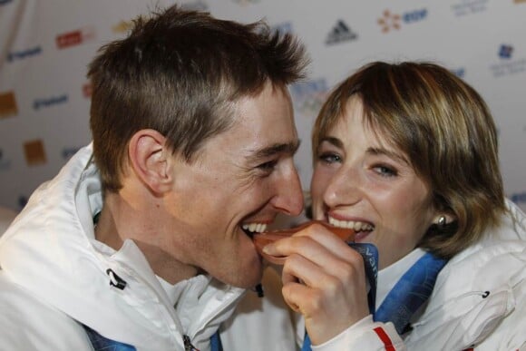 Vincent Jay et Marie-Laure Brunet, en couple dans la vie, médaillés olympiques aux J.O. de Vancouver, le 16 février 2010.