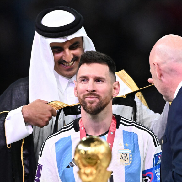le cheikh Tamim bin Hamad Al Thani - Lionel (Leo) Messi, Gianni Infantino (président de la FIFA), lors de la finale " Argentine - France " de la Coupe du Monde 2022 au Qatar (FIFA World Cup Qatar 2022) le 18 Decembre 2022. © Philippe Perusseau / Bestimage