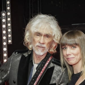 Exclusif - Louis Bertignac et sa femme Laetitia - Backstage - Enregistrement de l'émission "300 Choeurs chantent pour les fêtes" à Paris, diffusée le 23 décembre sur France 3 © Jack Tribeca / Bestimage