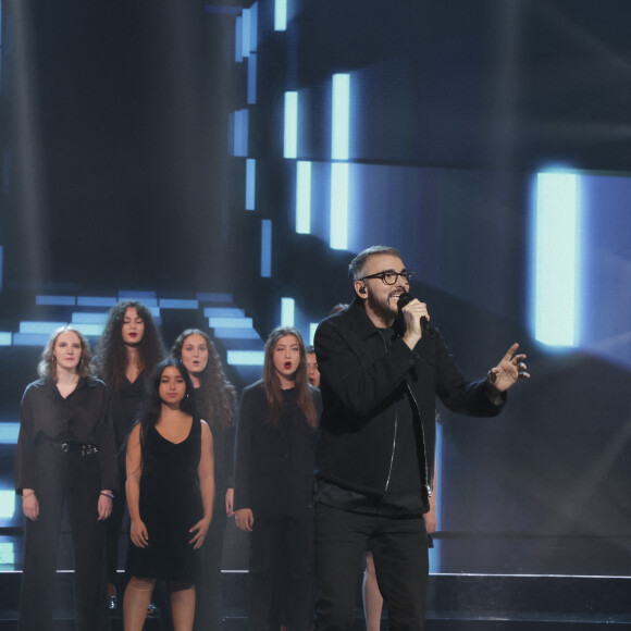 Exclusif - Christophe Willem - Enregistrement de l'émission "300 Choeurs chantent pour les fêtes" à Paris, diffusée le 23 décembre sur France 3 © Jack Tribeca / Bestimage
