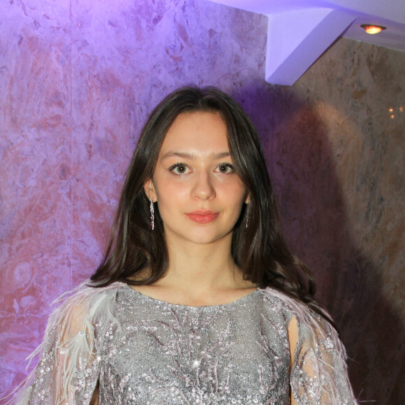 Agathe de Fontenay (petite fille de Geneviève de Fontenay) (habillée en Christophe Guillarmé) - Dîner de la 44ème édition du Prix The Best aux Salons Hoche à Paris le 13 décembre 2021. © Philippe Baldini/Bestimage