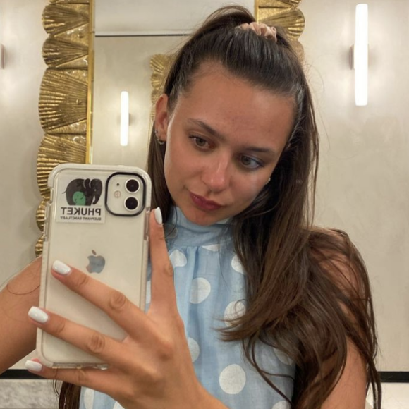 Agathe de Fontenay, la petite-fille de Geneviève de Fontenay, sur Instagram