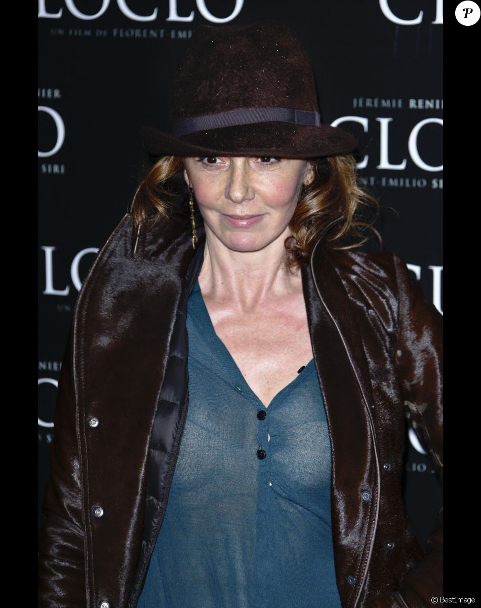 Archives - Philippine Leroy-Beaulieu lors de la première du film "Cloclo" à Paris, le 5 mars 2011.