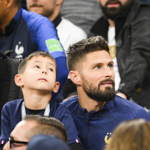 GIROUD Olivier (FRA) en famille avec sa femme Jennifer et leurs enfants - People et joueurs en famille dans les tribunes lors du match de demi-finale "France - Maroc" lors de la Coupe du Monde 2022 au Qatar (FIFA World Cup Qatar 2022). © JB Autissier / Panoramic / Bestimage