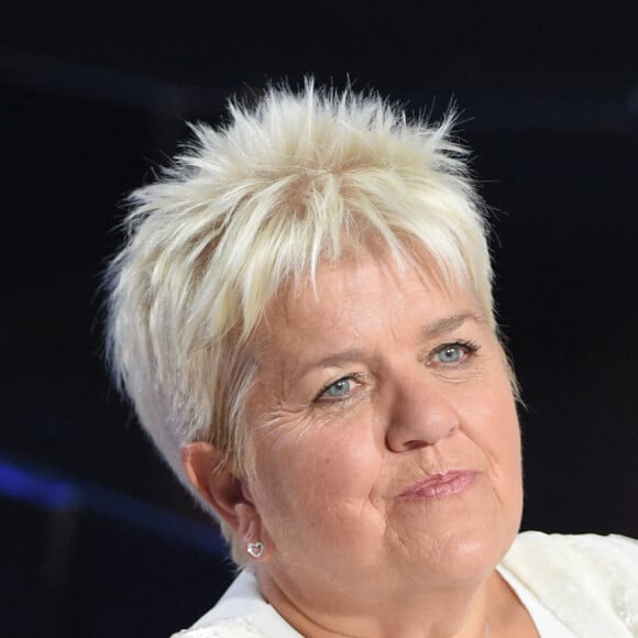 Exclusif - Mimie Mathy - Enregistrement de l'émission "Bon anniversaire Line" à l'occasion des 90 ans de L.Renaud au Théâtre Bobino à Paris, qui sera diffusée le Mardi 3 juillet à 20h55 sur France 2. Le 25 juin 2018. À l'occasion des 90 ans de L.Renaud, S.Bern propose aux téléspectateurs de France 2 d'être les invités privilégiés de l'anniversaire de la star aux 75 années de carrière ! Pour cette soirée exceptionnelle, tous les artistes et amis de L.Renaud se réuniront autour d'elle pour célébrer l'événement en lui réservant dans le plus grand secret de nombreuses surprises. Dans un lieu emblématique de la carrière de L.Renaud, " Bon anniversaire Line " propose de vivre une soirée inoubliable à la mesure de la star aux multiples visages : chanteuse aux tubes inoubliables (" Ma cabane au Canada ", " Etoile des neiges ", " Copacabana ", " Ma p'tite folie "...), meneuse de revues de légende en France et à Las Vegas, grande comédienne de théâtre (" Fugueuses ", " Folle Amanda ", " Harold et Maude "), immense actrice au cinéma et à la télévision (" Bienvenue chez les Chti 's ", " Ripoux contre Ripoux ", " Dix pour cent ", " La Ch'tite famille "), femme engagée... Pendant toute la soirée, ses proches et des artistes issus de toutes les générations se succèderont sur scène pour lui offrir une fête inoubliable : des chansons en duo ou en solo, des sketches inédits, des happenings. De nombreuses images d'archives nous feront revivre les grands moments de la célèbre " Demoiselle d'Armentières ". © Coadic Guirec / Bestimage