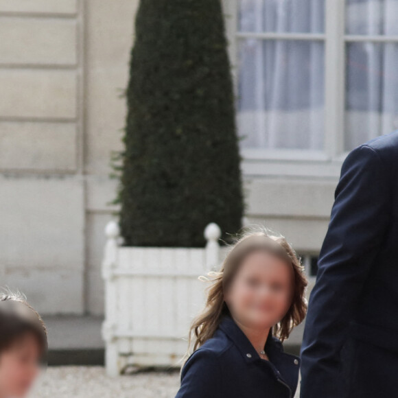 Tiphaine Auzière et son compagnon Antoine et leurs enfants - Arrivées des personnalités - Cérémonie d'investiture du Président de la République à Paris le 7 mai 2022 © Stephane Lemouton / Bestimage 