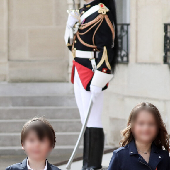 Tiphaine Auzière et son compagnon Antoine et leurs enfants - Arrivées des personnalités - Cérémonie d'investiture du Président de la République à Paris le 7 mai 2022 © Stephane Lemouton / Bestimage 