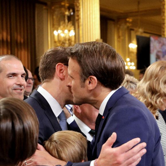 Emmanuel Macron avec son frère Laurent Macron, Tiphaine Auzière et son compagnon Antoine - Cérémonie d'investiture du président de la République, Emmanuel Macron au Palais de l'Elysée à Paris le 7 Mai 2022, suite à sa réélection le 24 avril dernier. © Dominique Jacovides/Bestimage 