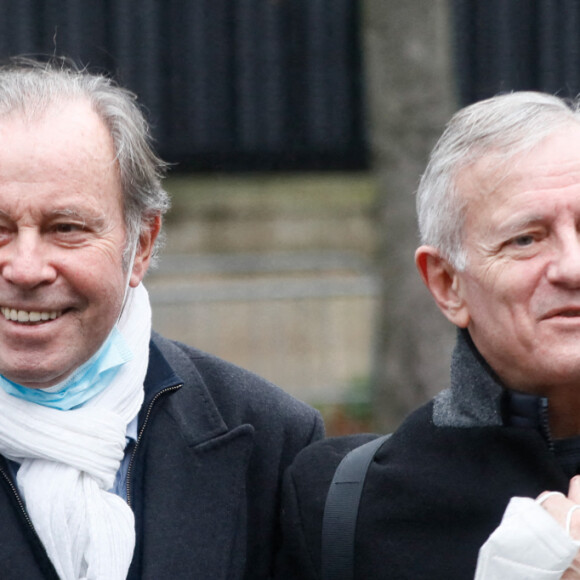 Michel Leeb et Francis Huster - Enregistrement de l'émission "Vivement Dimanche" au Studio Gabriel à Paris. Le 21 décembre 2022. © Christophe Clovis / Bestimage