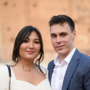 Exclusif - Louis Ducruet et sa femme Marie au photocall de la soirée du grand gala du "Marrakech du Rire 2022" pour la 10ème édition au palais El Badiî à Marrakech, Maroc, le 18 juin 2022. © Rachid Bellak/Bestimage