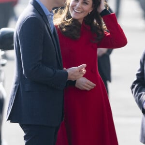 Le prince William, duc de Cambridge, et Kate Catherine Middleton, duchesse de Cambridge, en visite au Windsor Park à Belfast, à l'occasion de leur voyage officiel en Irlande. Le 27 février 2019 