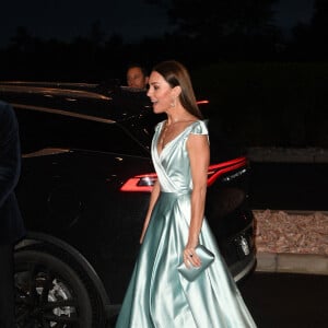 Le prince William, duc de Cambridge, et Catherine (Kate) Middleton, duchesse de Cambridge, assistent à une réception organisée par le gouverneur général des Bahamas, Sir Cornelius Alvin Smith, au complexe Baha Mar sur l'île de New Providence aux Bahamas pour rencontrer des dirigeants communautaires et des habitants des nombreuses îles des Bahamas. , au septième jour de leur tournée dans les Caraïbes au nom de la reine pour marquer son jubilé de platine. Nassau, le 25 mars 2022.  Prince William and wife Kate Middleton, Catherine, Duchess of Cambridge pictured attending the Governor General&