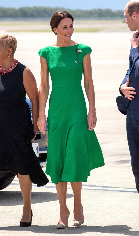 Le prince William, duc de Cambridge, et Catherine (Kate) Middleton, duchesse de Cambridge, quittent la Jamaique depuis l'aéroport international Norman Manley pour se rendre aux Bahamas, dernière étape de leur voyage officiel dans les Caraïbes. Kingston, le 24 mars 2022. 